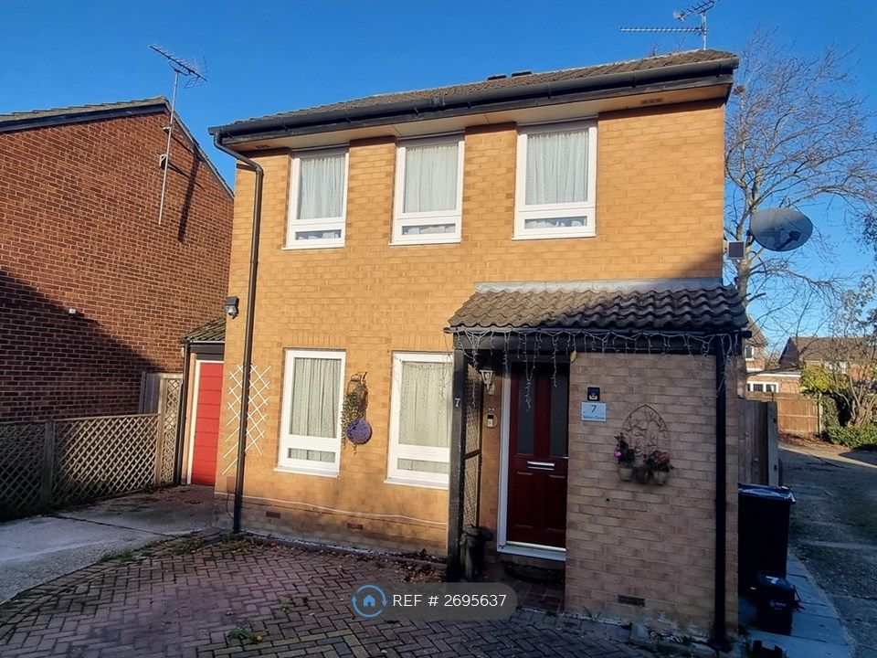 Property photo 1 of 7 House Front