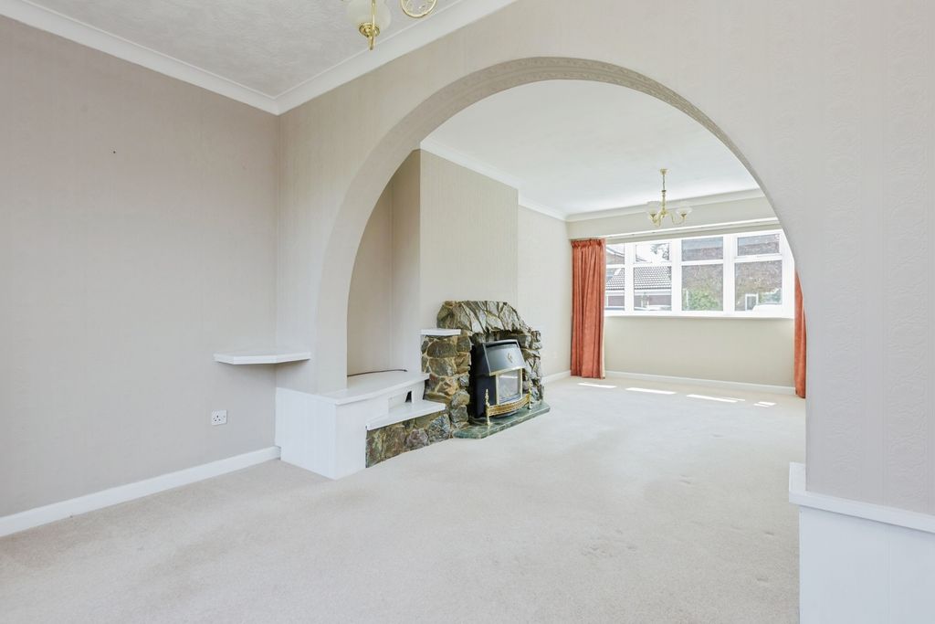 Property photo 3 of 17 Photo