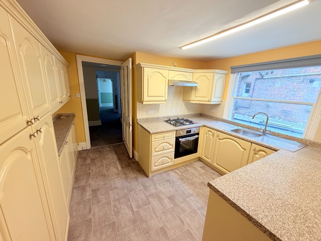Property photo 3 of 10 5570762