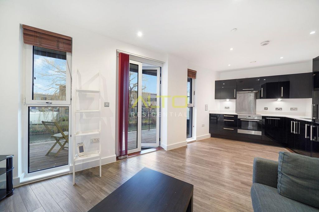 Property photo 3 of 8