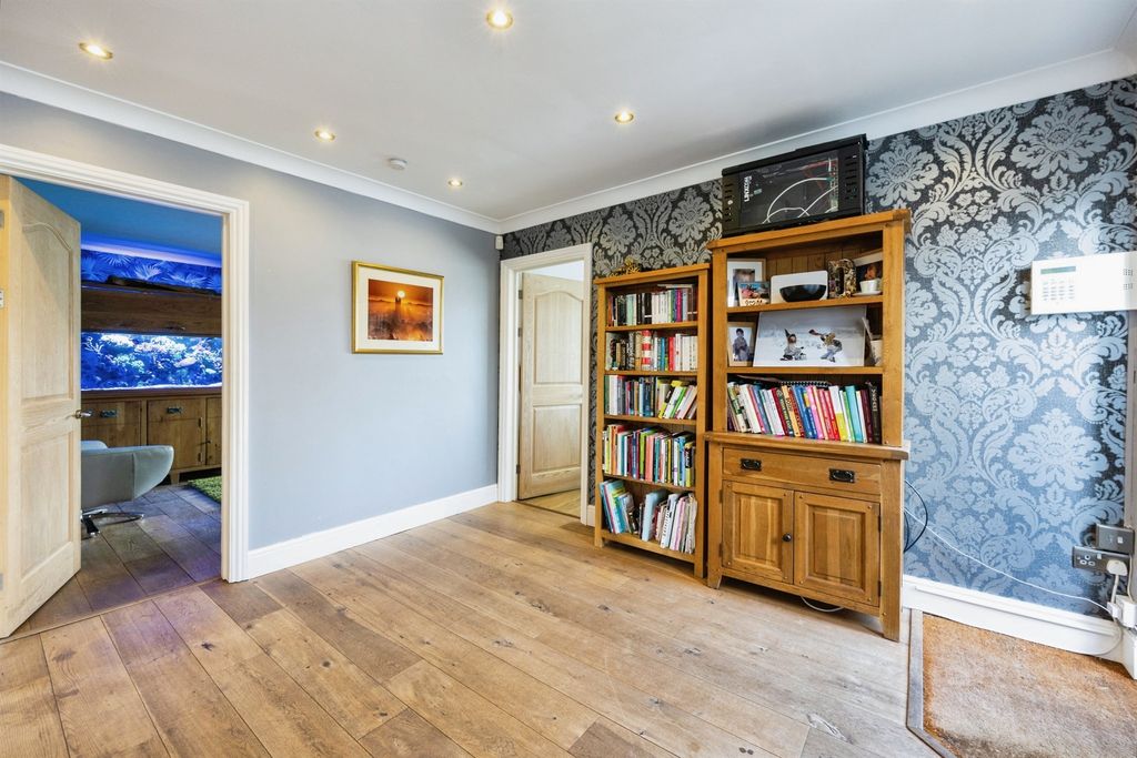 Property photo 3 of 21