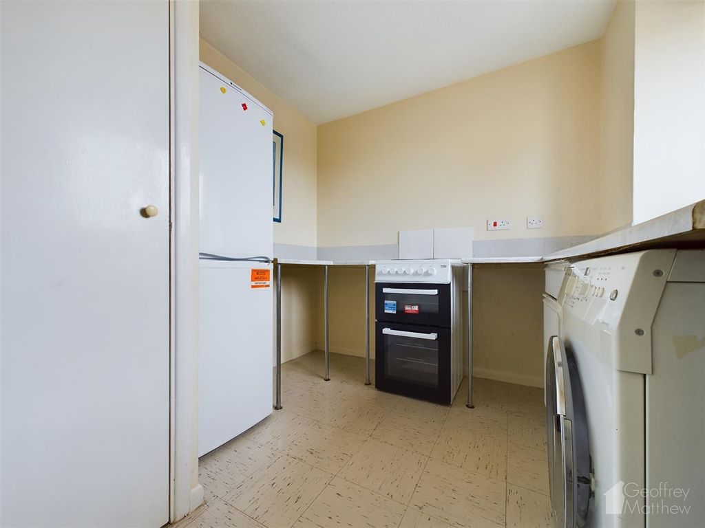 Property photo 3 of 5