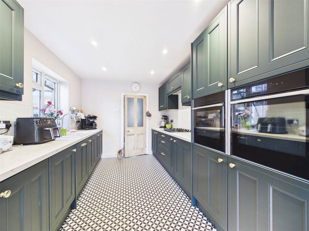 Property photo 3 of 16 Picture No. 23