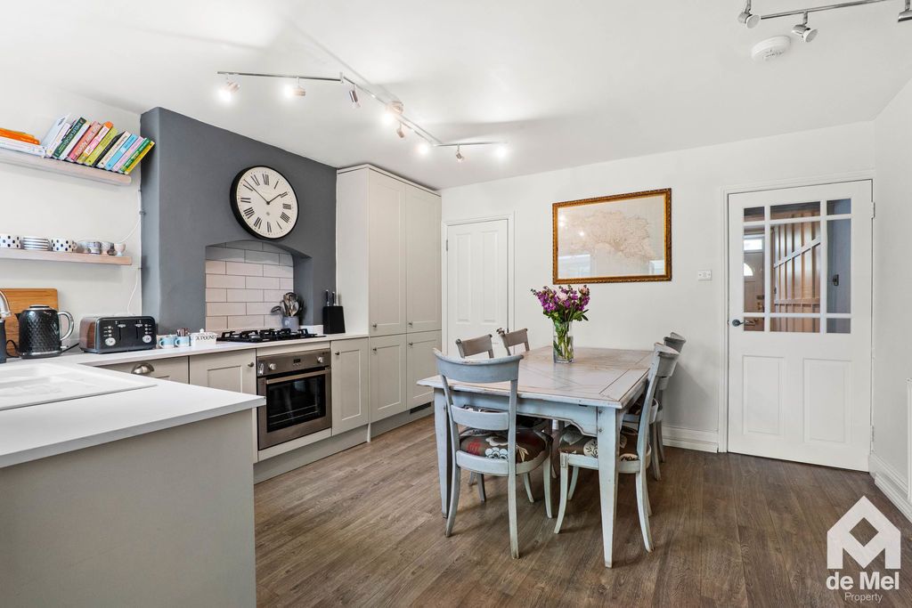 Property photo 3 of 18 Photo 29