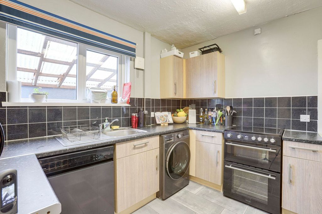 Property photo 3 of 21