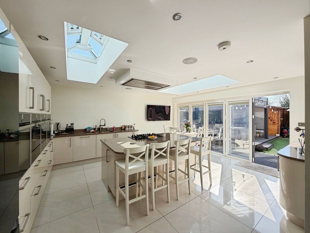 Property photo 3 of 19 5014838