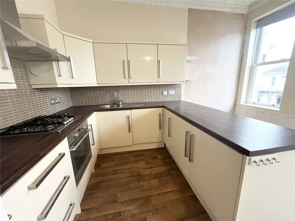 Property photo 3 of 8 Picture No. 19