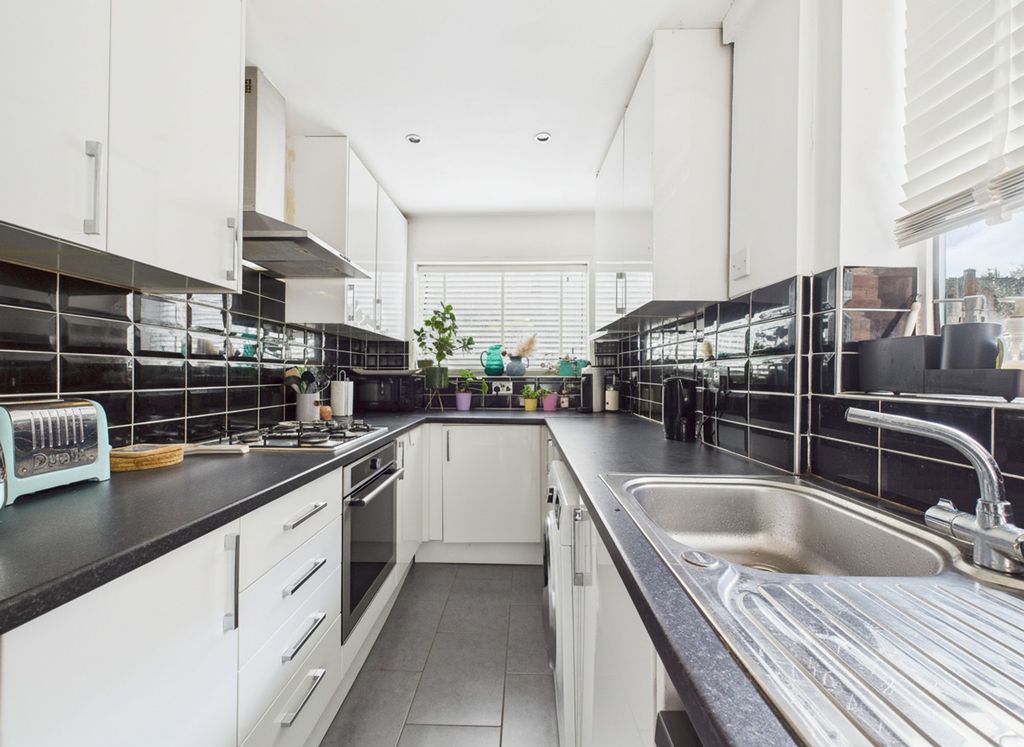 Property photo 1 of 15 Kitchen