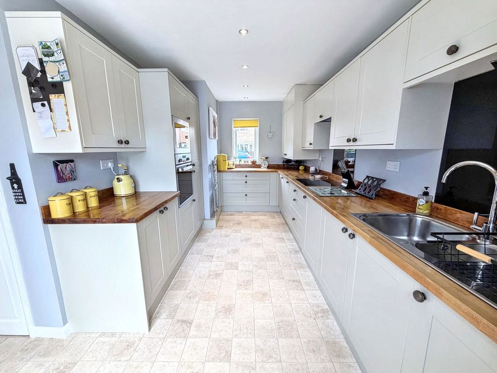 Property photo 3 of 26