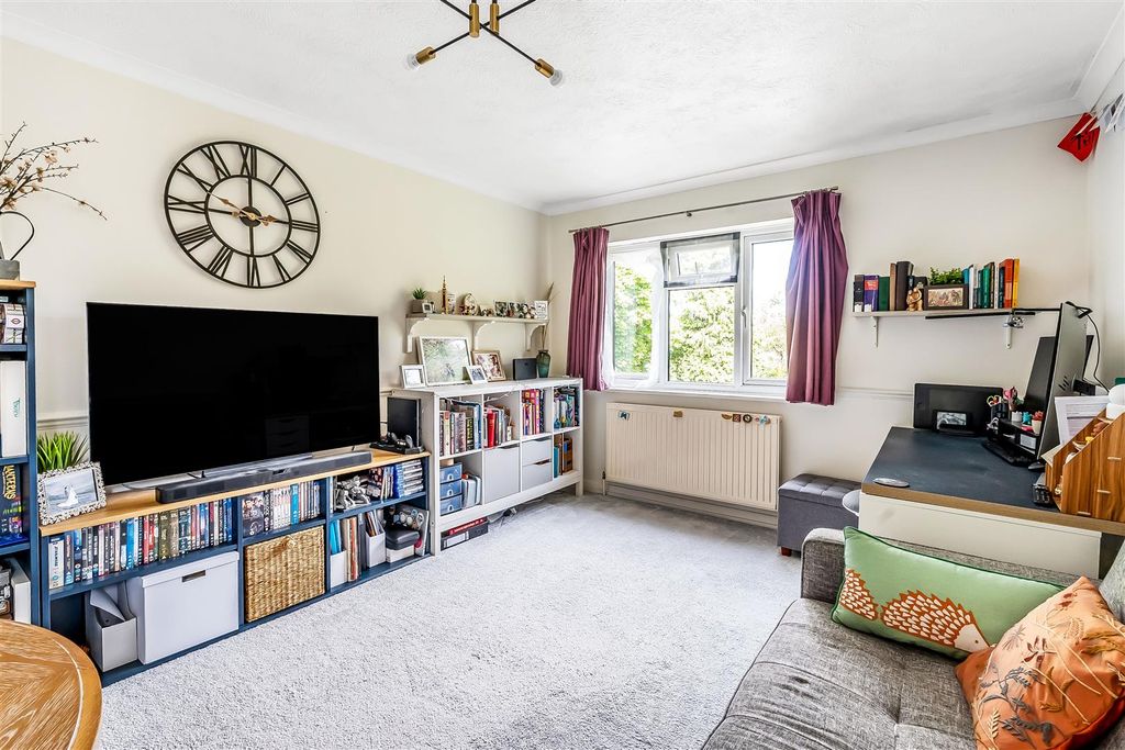 Property photo 2 of 20 Flat-10-Beechwood-Court-11.Jpg