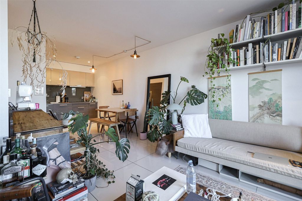 Property photo 2 of 17 Picture No. 11