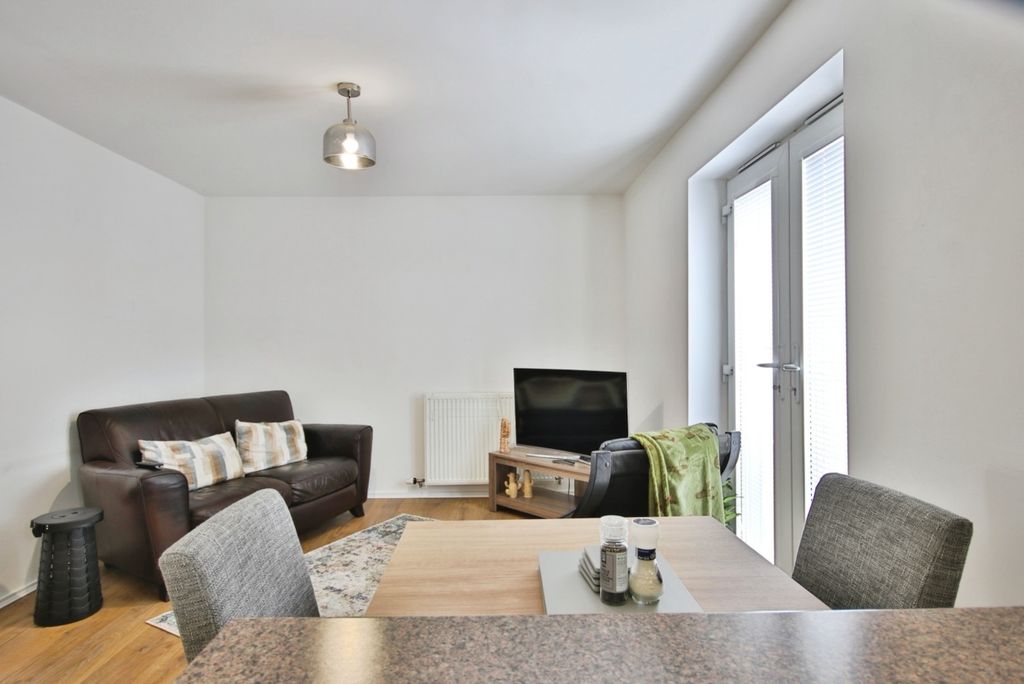 Property photo 2 of 15 4156763