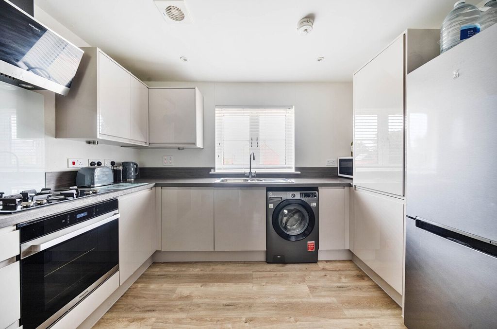 Property photo 3 of 9 1305300-13-68419E...