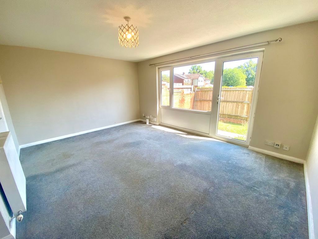 Property photo 3 of 12 Living Room