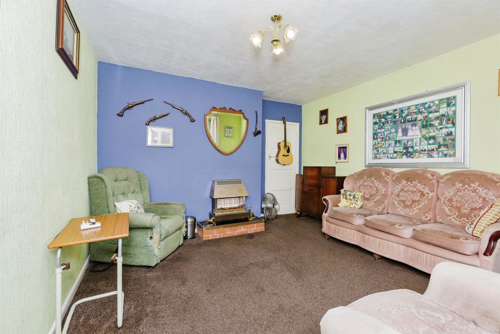 Property photo 3 of 18