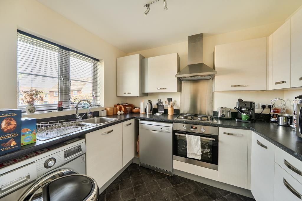 Property photo 3 of 19 Kitchen