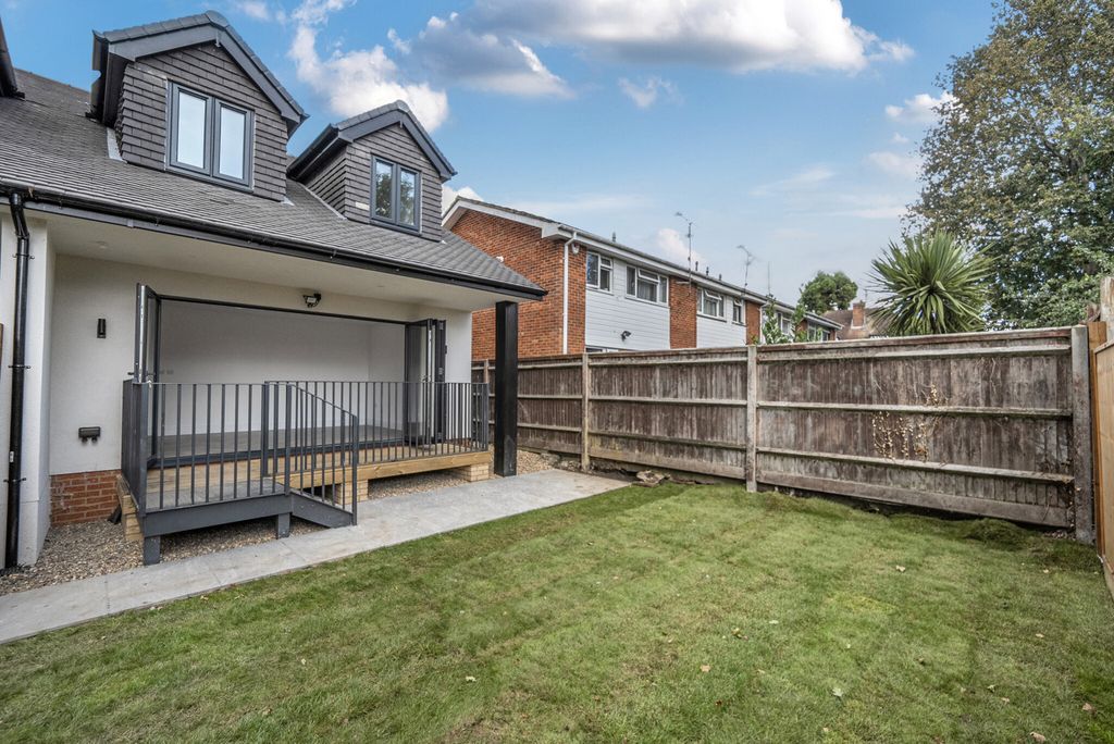 Property photo 2 of 20 1348533-20-68Baeb...