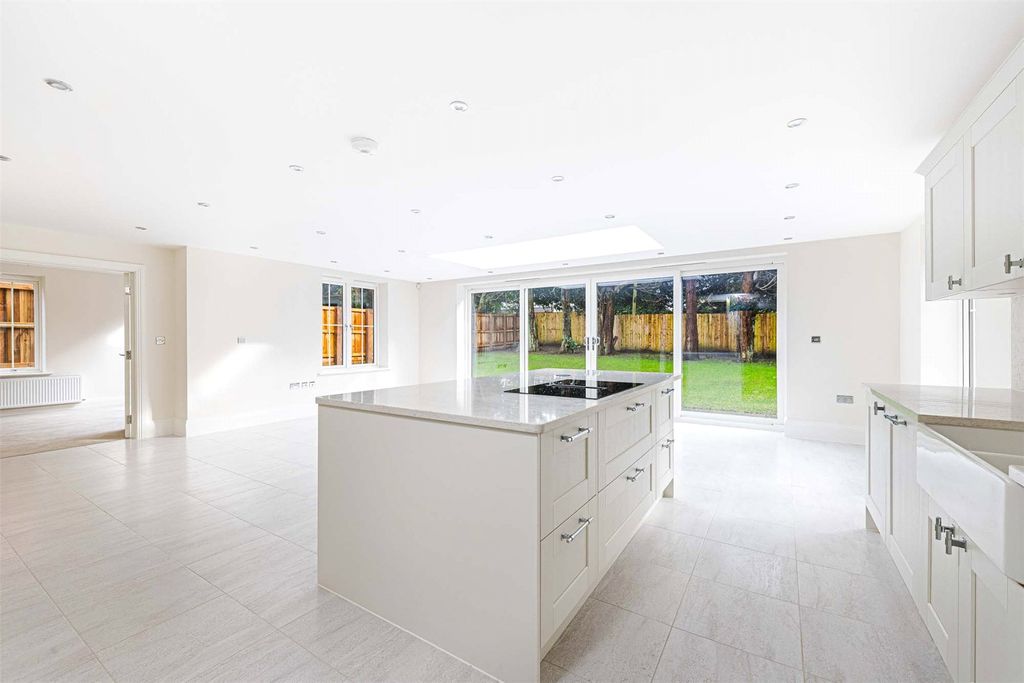 Property photo 2 of 17 Picture No. 06