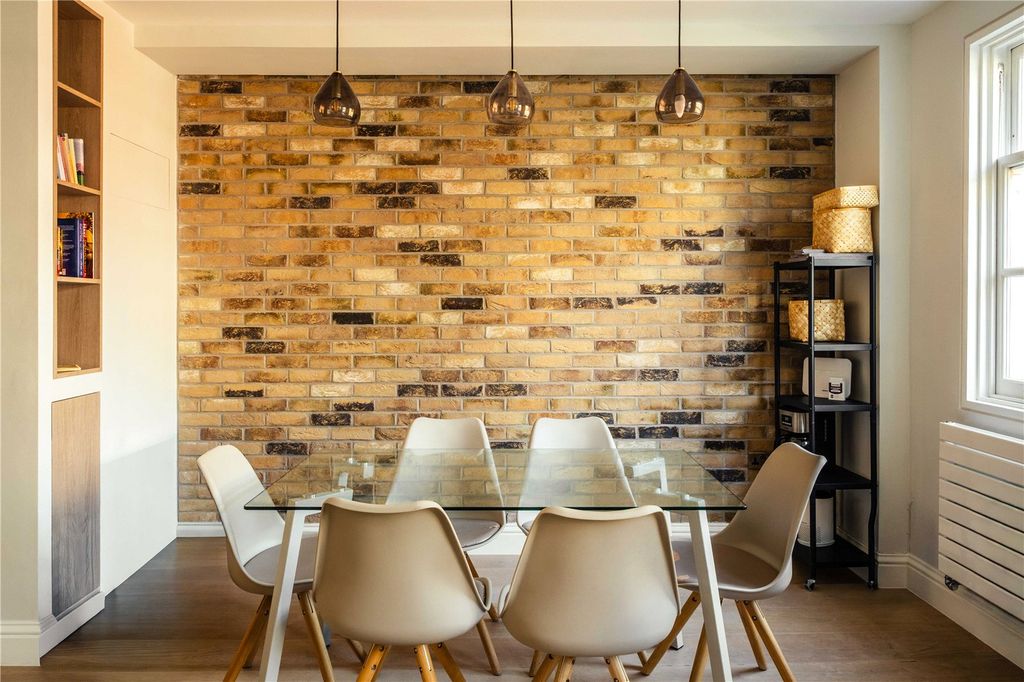 Property photo 3 of 14 Dining Space
