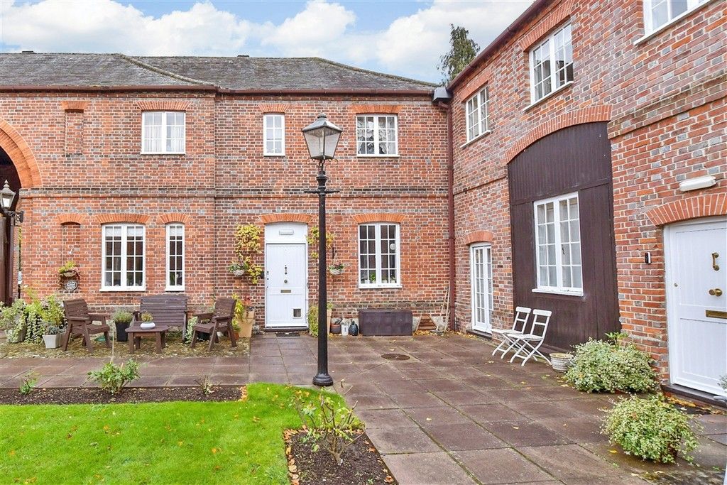 Property photo 2 of 13 External Brochure