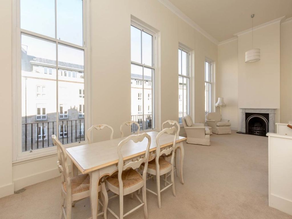 Property photo 3 of 11 3