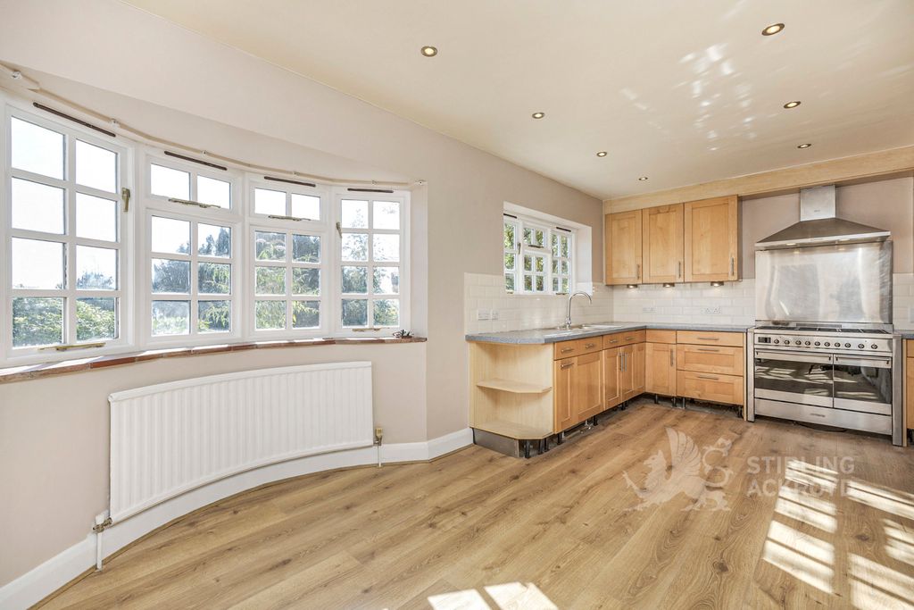 Property photo 3 of 43 Kitchen