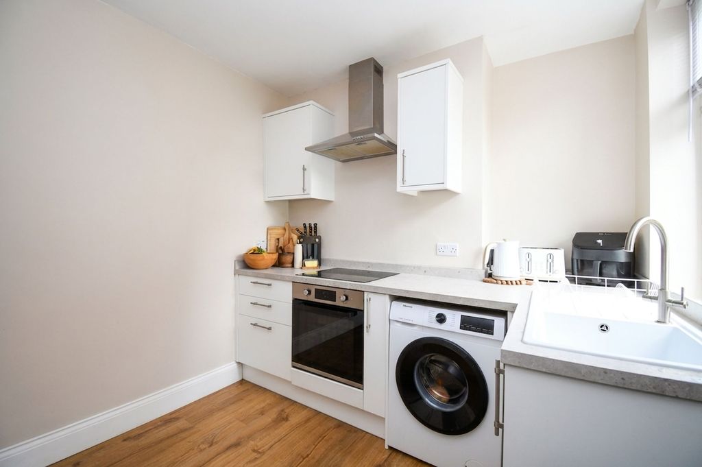 Property photo 2 of 24