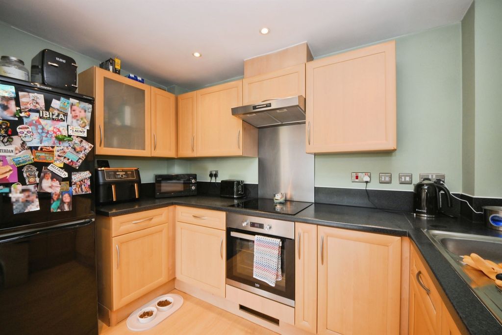Property photo 2 of 12