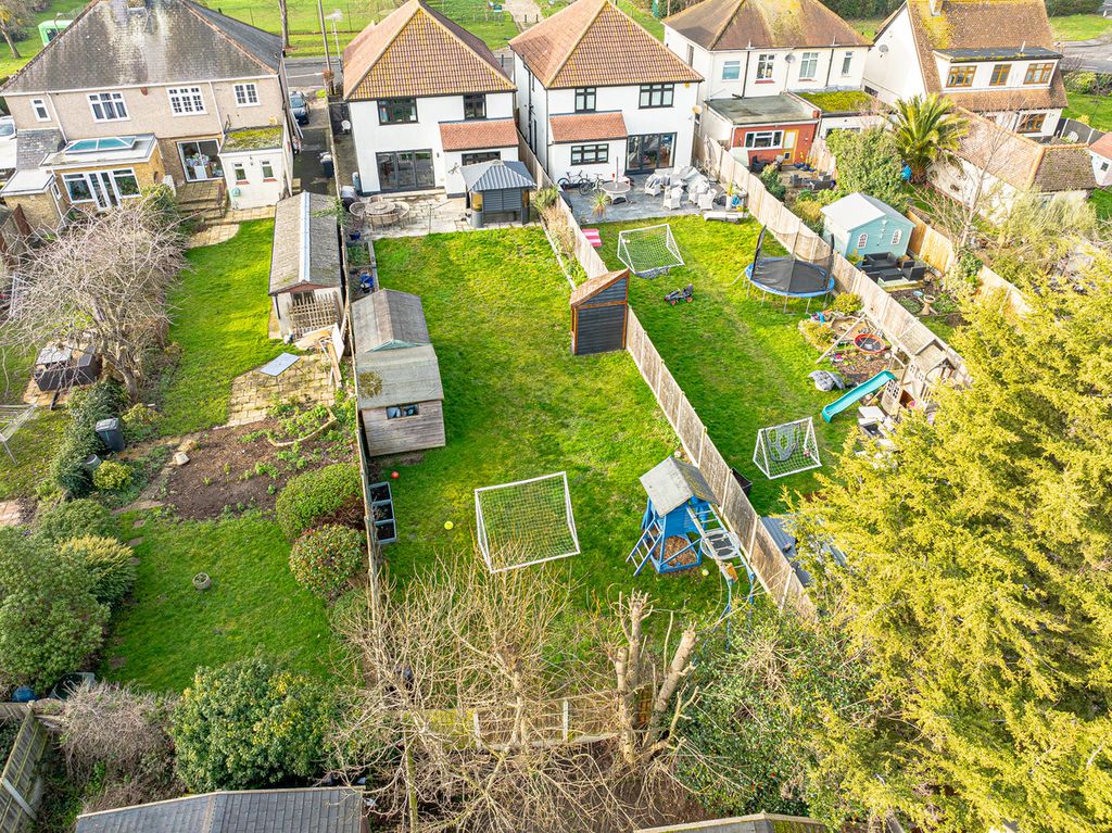 Property photo 2 of 33