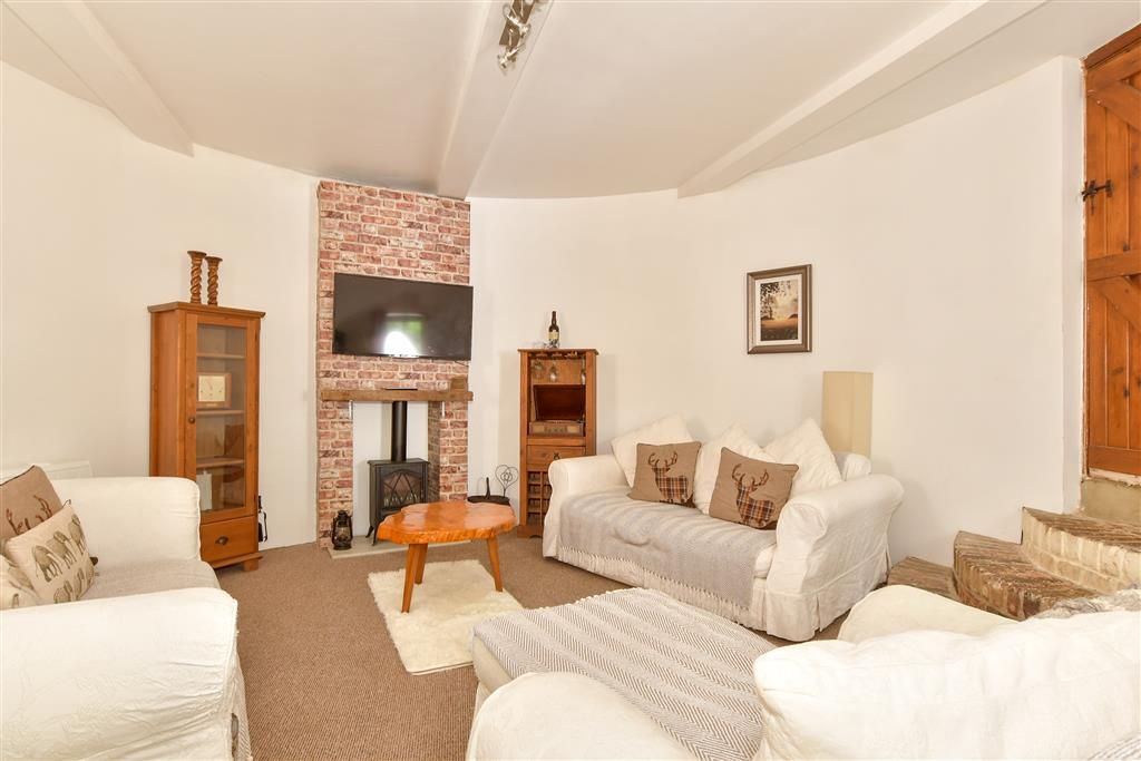 Property photo 2 of 11 Lounge