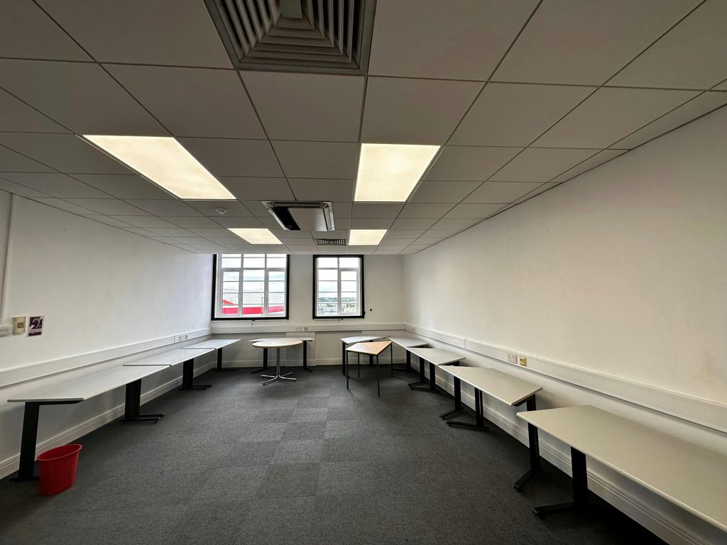 Property photo 2 of 8 8.Jpg