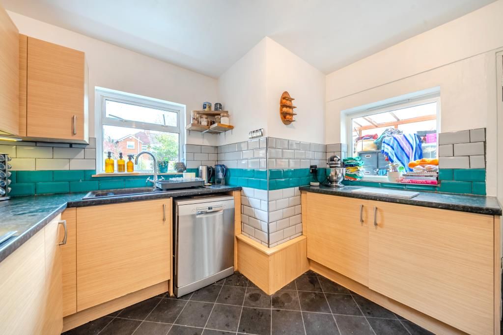 Property photo 2 of 17 Kitchen