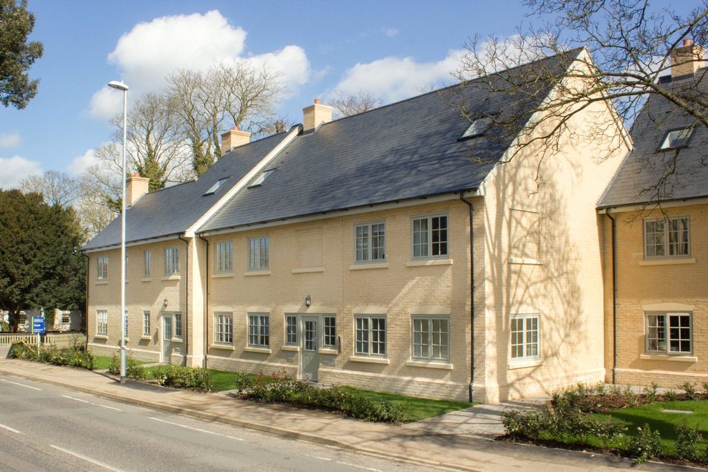 Property photo 1 of 7 Front