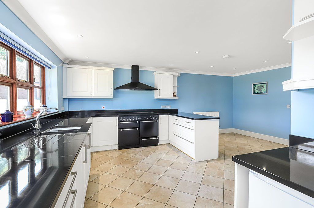 Property photo 2 of 15 Kitchen