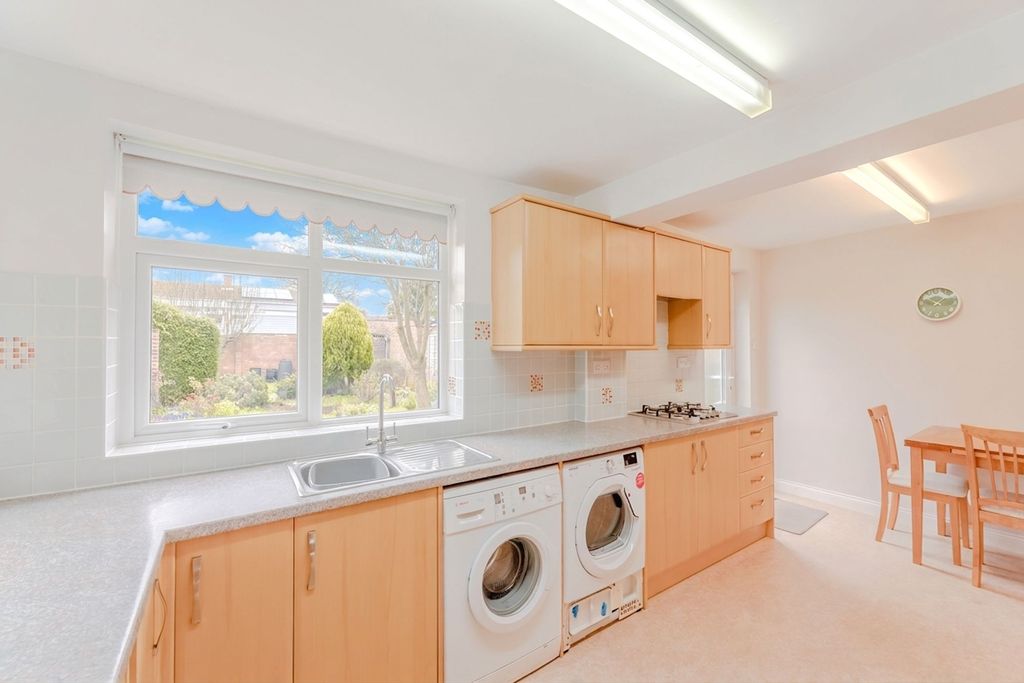 Property photo 3 of 21