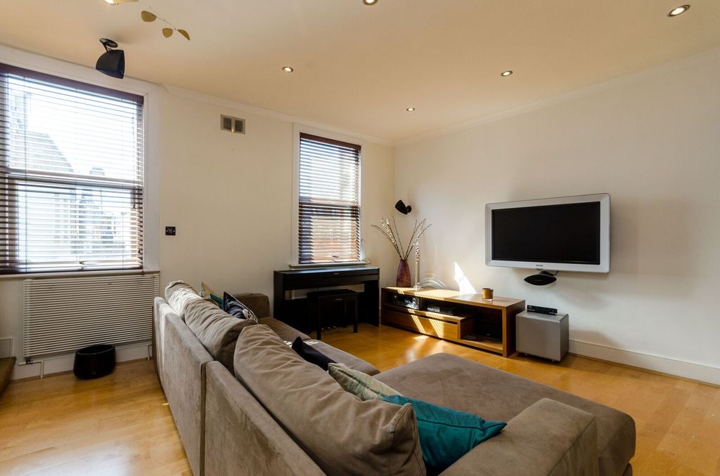 Property photo 1 of 9