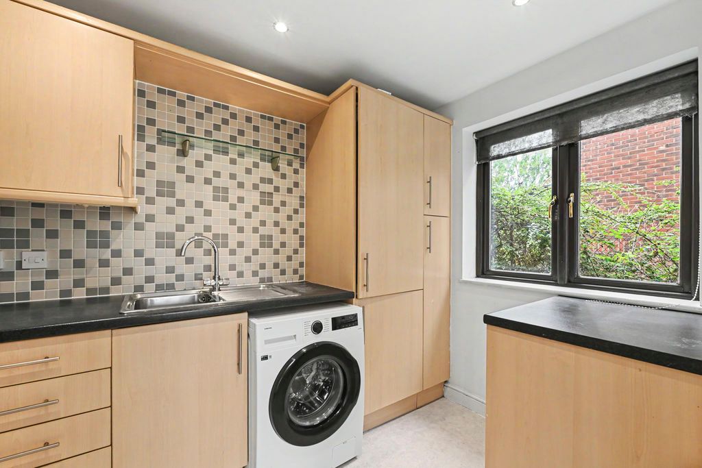 Property photo 3 of 11 Photo 6