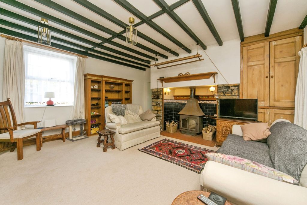 Property photo 2 of 27 Pbox-Img.Jpg