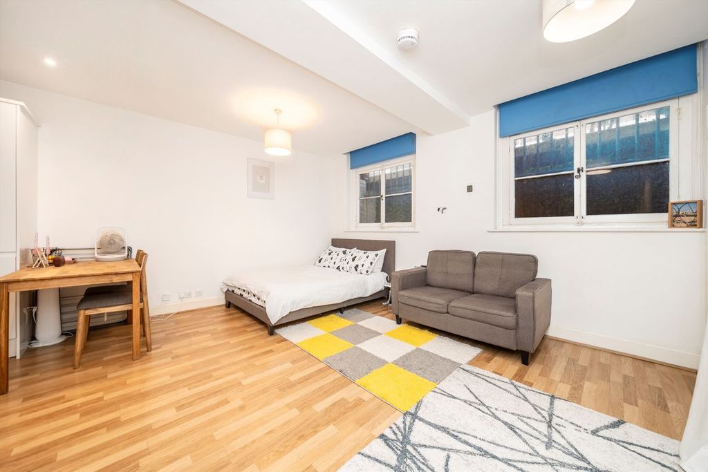 Property photo 2 of 4