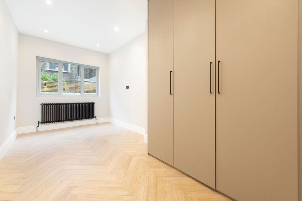 Property photo 3 of 5