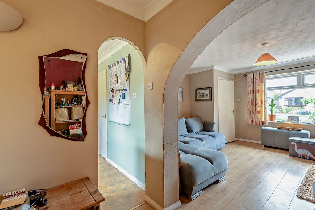 Property photo 2 of 34