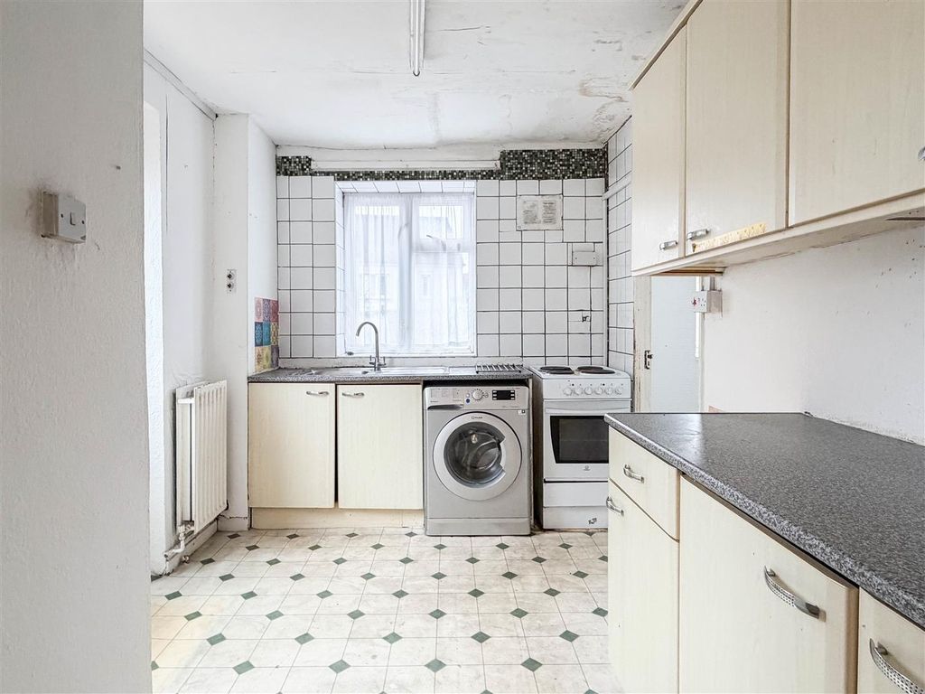 Property photo 3 of 12 Image00001.Jpg