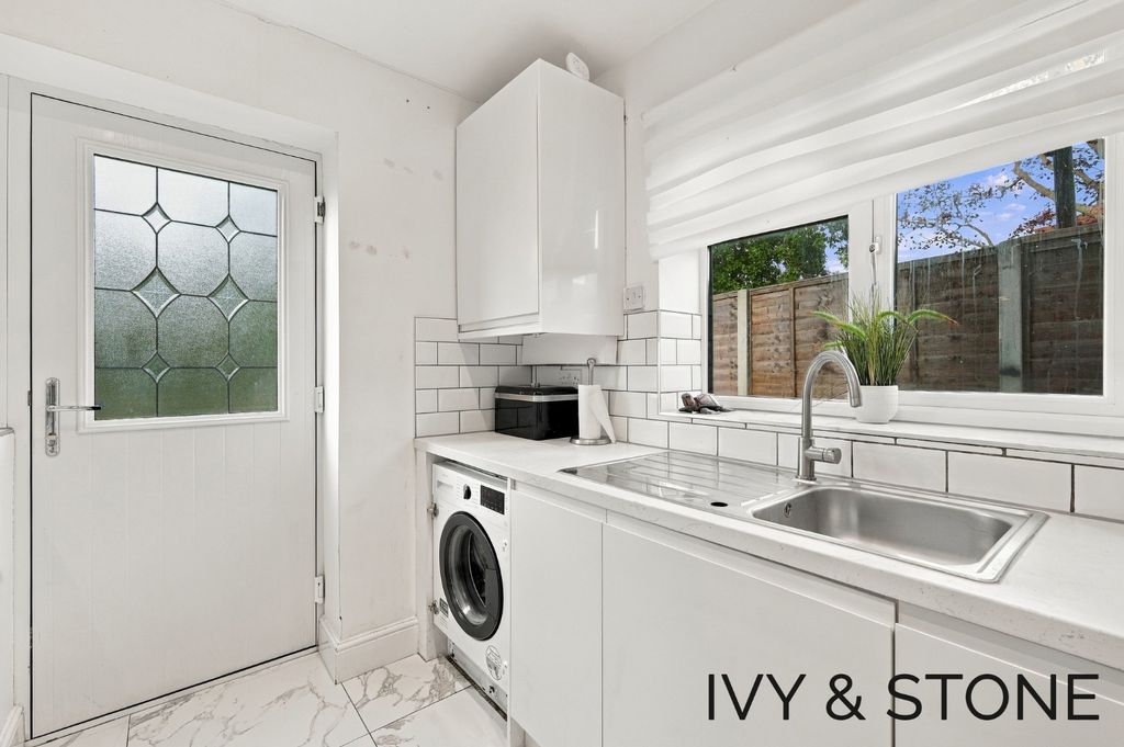 Property photo 3 of 22 5269922