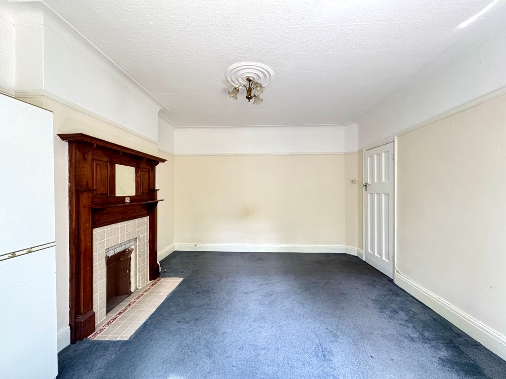 Property photo 2 of 25