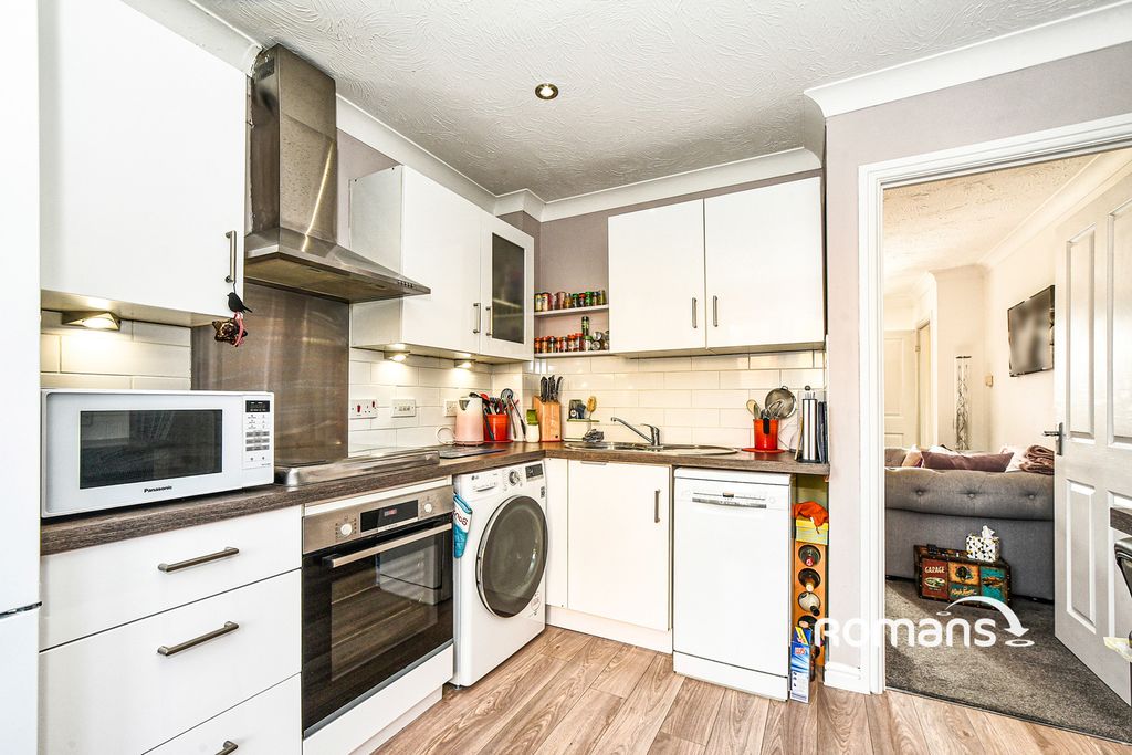 Property photo 2 of 10 Kichen