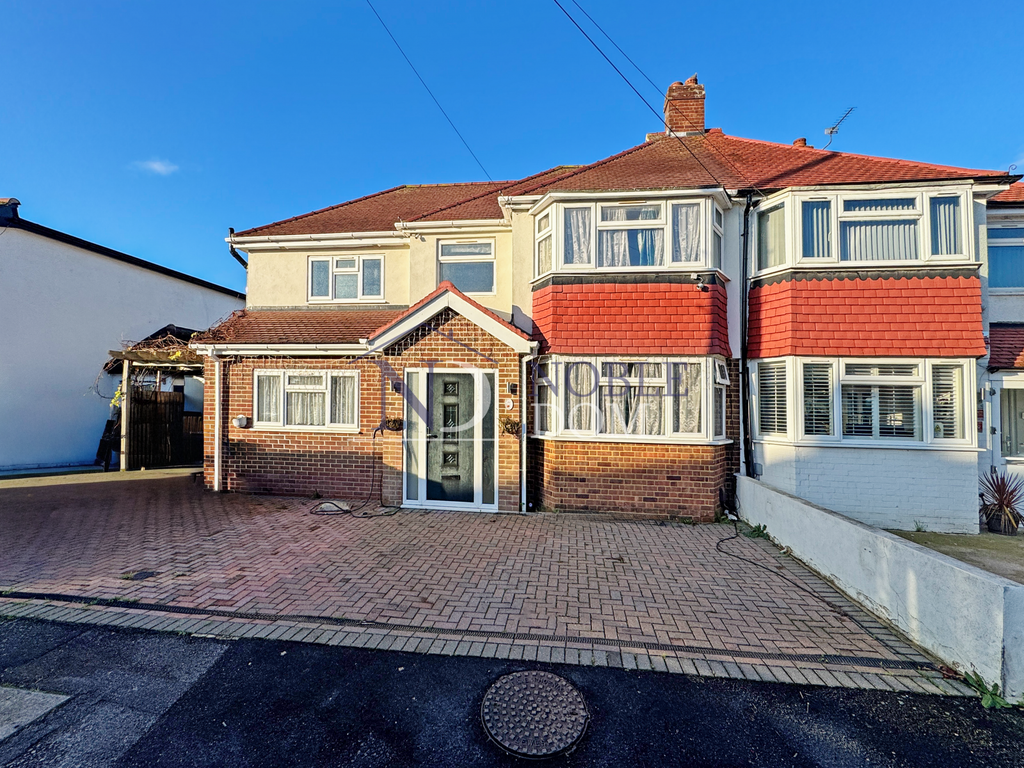 Property photo 1 of 20 Spacious 5 Bedroom Semi-Detached House To Let, Ideally Located In Ashford.