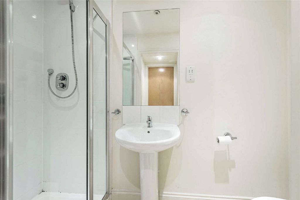 Property photo 3 of 8 Picture No. 01