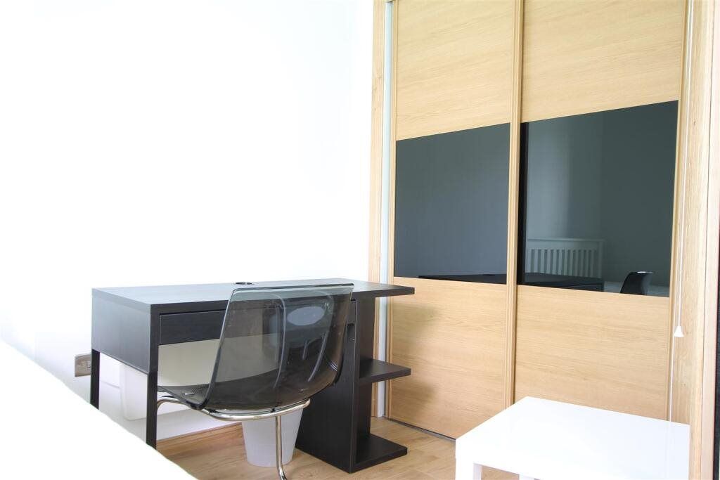 Property photo 3 of 4 Bedroom