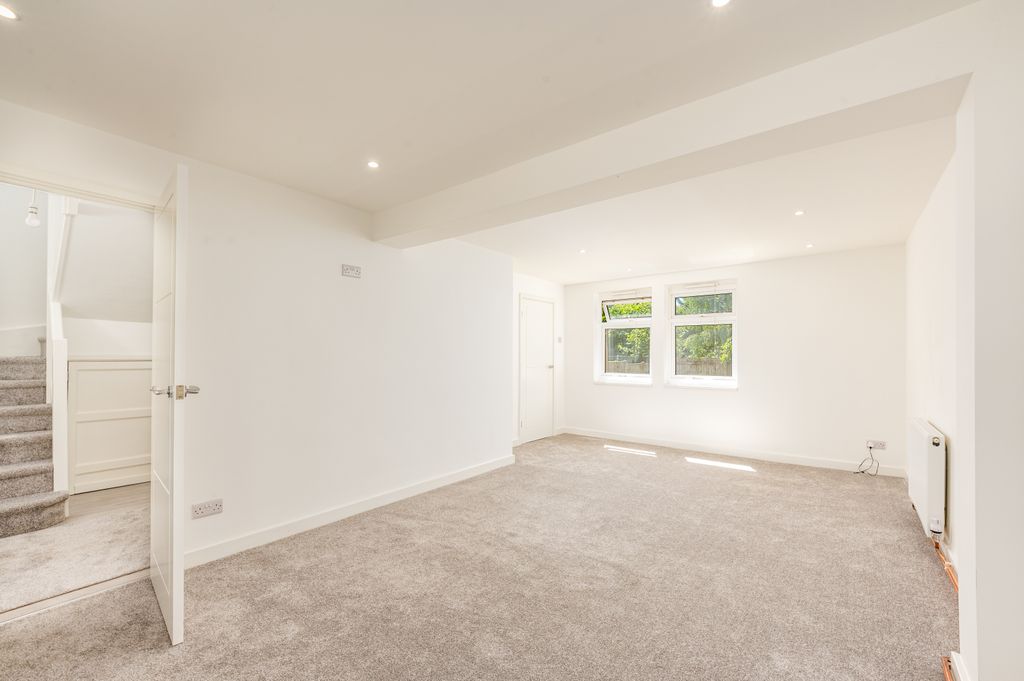Property photo 2 of 25 03