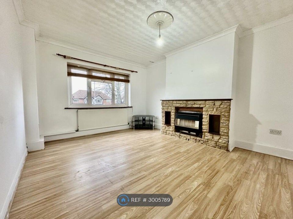 Property photo 3 of 9 Lounge